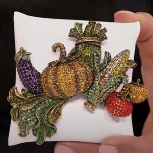 Heidi Daus Picked For Perfection Crystal Accented Thanksgiving Pin Brooch BIG, BOLD & BEAUTIFUL!