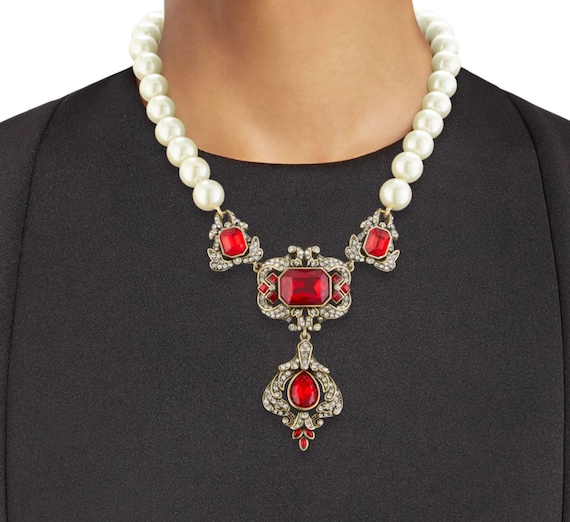 French online connection necklace