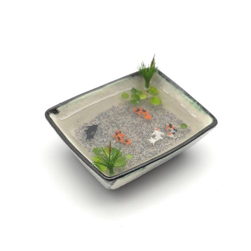 Étang à poissons koï japonais miniature en résine réaliste