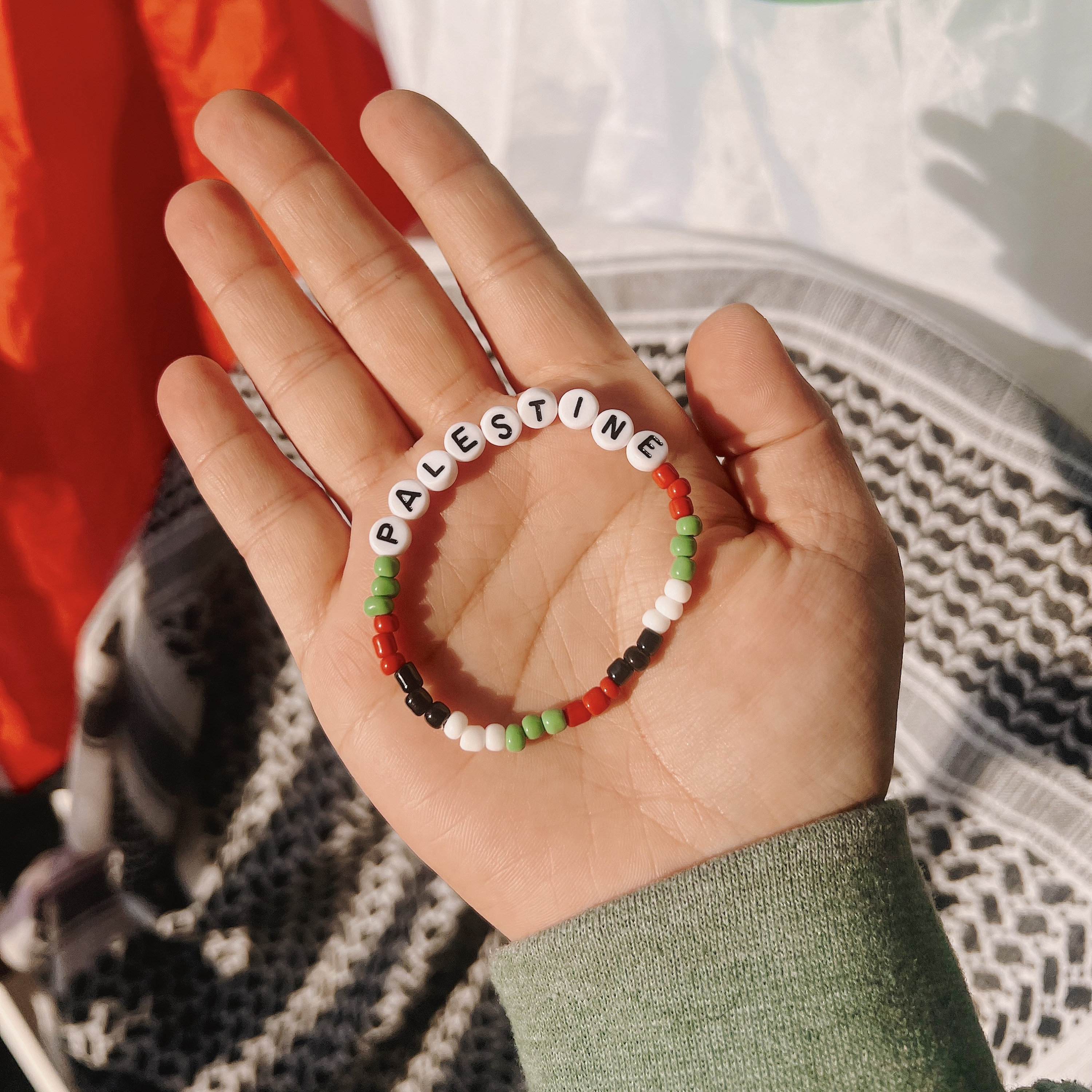 Bracelet Perles Acryliques Aux Couleurs Du Drapeau Palestinien - Avec Carte Du Pays - Neuf Avec étiquettes (type Serre-tête)