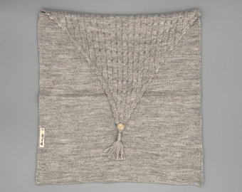Funda de almohada de alpaca 40 x 40 cm 100% lana de alpaca bebé – tejida a mano, suave e hipoalergénica con botón de madera (beige, gris)
