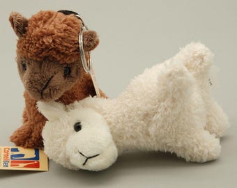 Small Plush Alpaca Keychain – 12 cm with Keyring, Available in Brown or White – Perfect Gift for Alpaca Lovers