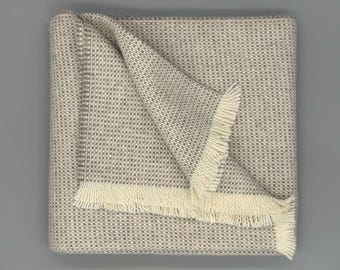 Baby Alpaca Blanket 180x130 cm – Soft Alpaca Wool Throw, Fringe Sofa Blanket, Scandinavian Design (Grey, Beige)
