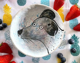 Stoneware bowl with dog