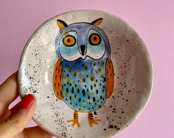 Hand-painted stoneware bowl with owl illustration – cat food or appetizer bowl, unique and durable