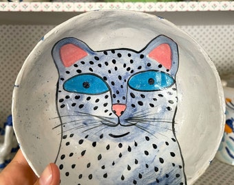 Stoneware bowl with blue cat