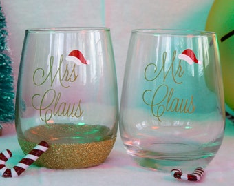 Mr and Mrs Claus Christmas Glitter Wine Glass