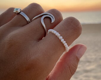 Ring gemaakt van zoetwaterparels | Parelring | crème ecru wit | Bohoring | minimalistische ring | OESTERBAAI