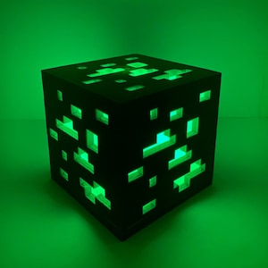 Night Light for Kids Room Décor | Personalised LED Lamp for Gamers | Unique Birthday Gift | Perfect Gaming Nightlight for Boys & Girls