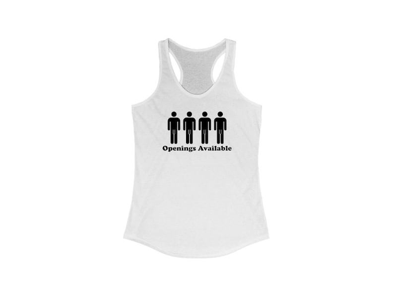 Op de afbeelding: Een wit tanktop met een zwarte afbeelding van vier stokfiguren en de tekst "Openings Available".