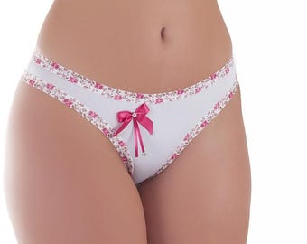 Increíbles bragas brasileñas diseñadas para la figura femenina. "Tanga Naomi"