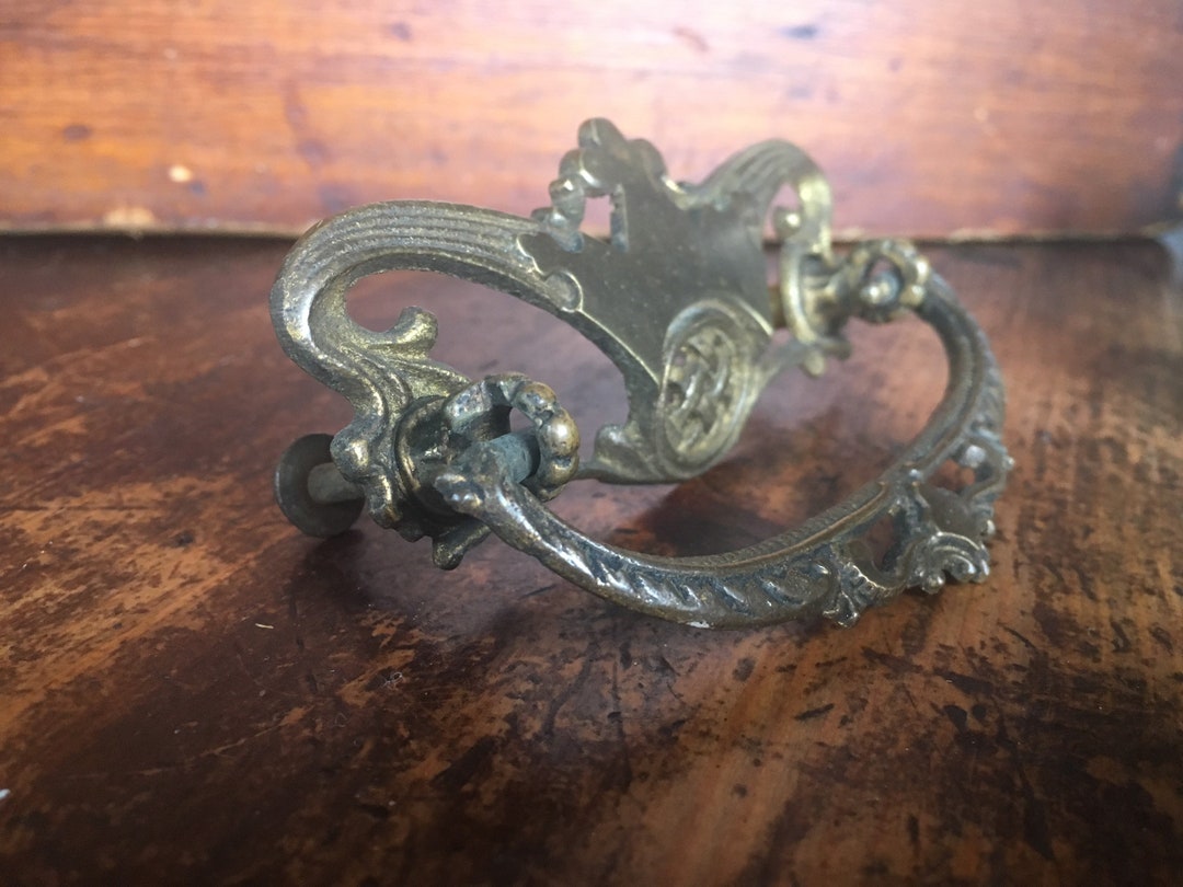 Antique Dresser Pulls Set 6 Dresser Pulls With Crown Etsy