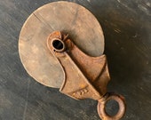 Antique Cast Iron Hayloft Wheel Pulley, Primitive Barn Pulley And Tackle, Atomchicago