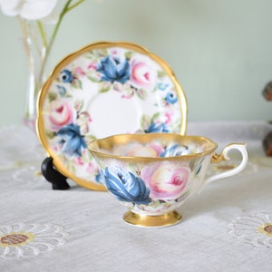 Vintage Royal Albert Summer Bounty Series Sapphire in Rose cabbage heavy gold tea cup and saucer, Made in England ( 2nd Quality )#2205262