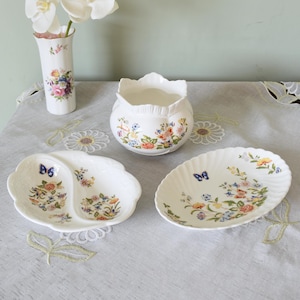 Aynsley Cottage Garden Butterflies Floral Design Selection Fine Bone China ,Made in England #2409042 ( Price individual )
