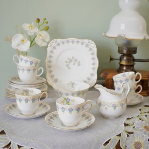 Vintage Tuscan Daisy Handpainted Tea set 21 pieces for 6 person ,Bone China , Made in England c.1936 #202008281