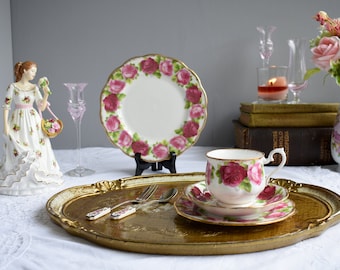 vintage Royal Albert Old English Rose Bone China 4pcs set , tasse à thé , plaque latérale et assiette de 20cm , Tasse à thé rose , Fabriqué en Angleterre