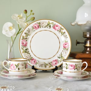 Vintage Royal Worcester Royal Garden set of 7 pieces , Teacup , saucer , said plate and Cake plate C.1983 , Rose teacup , Made in England
