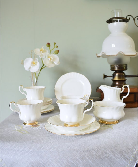 ロイヤルアルバート フラワー オブ ザ マンス ミニボウル 7個セット 英国製