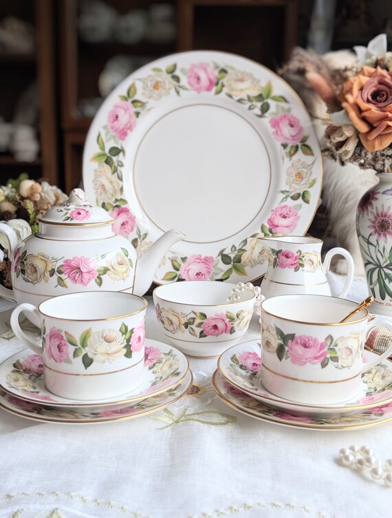 Vintage Royal Worcester Royal Garden Set for 2 People , 2 Trio 