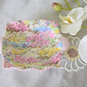Vintage Shelley Dainty &quot; Rock garden &quot; pattern Fine Bone China Trinket dish Made in England #2404231