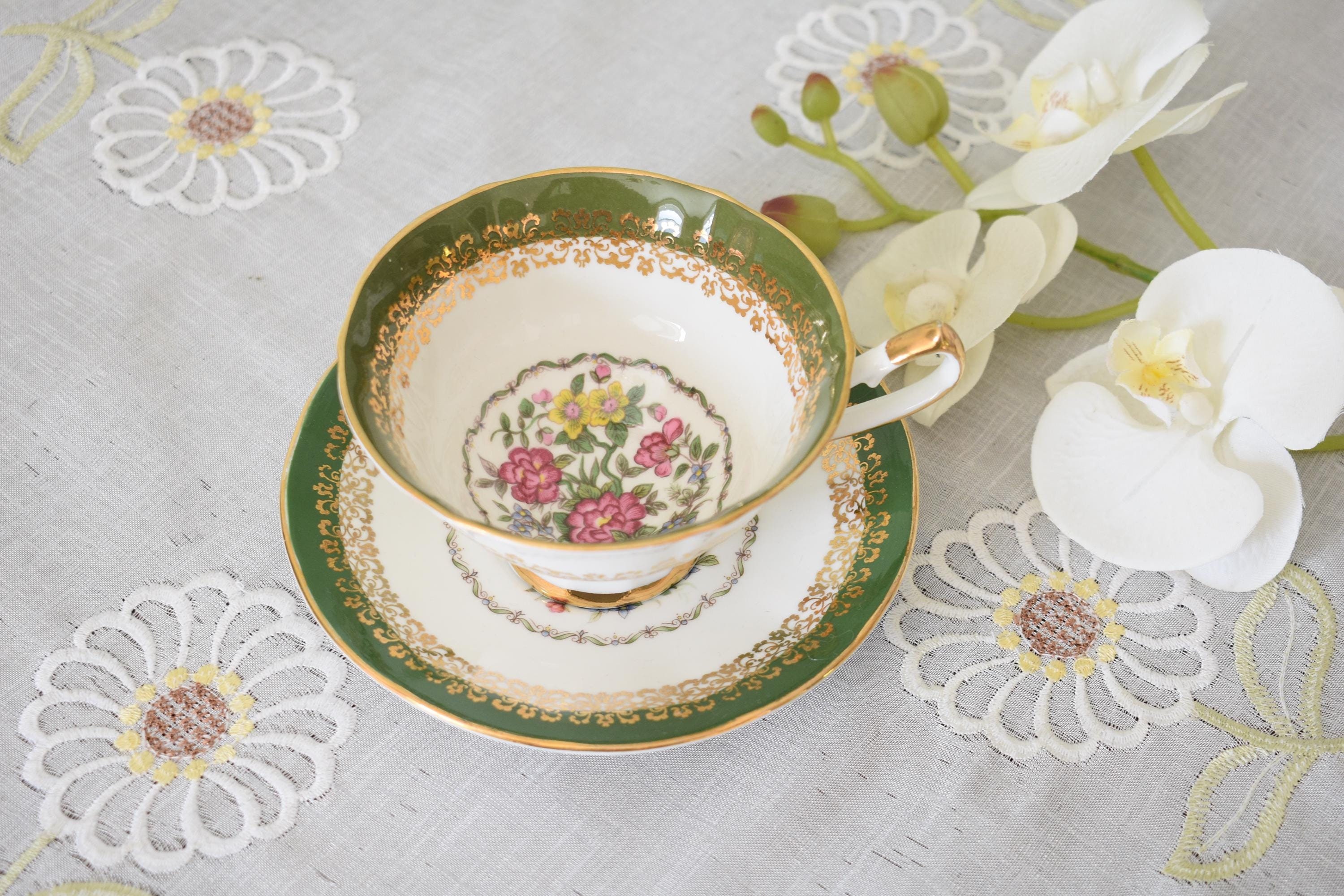 Elizabethan Staffordshire Versailles Hand Decorated Fine Bone