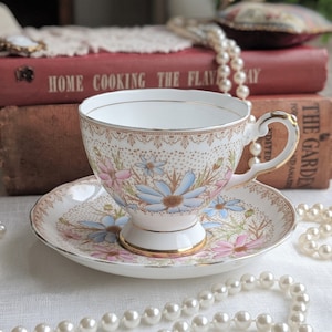Pretty Vintage Tuscan Hand Painted Bone China  Teacup and Saucer Duo Set c1940+ #2007113