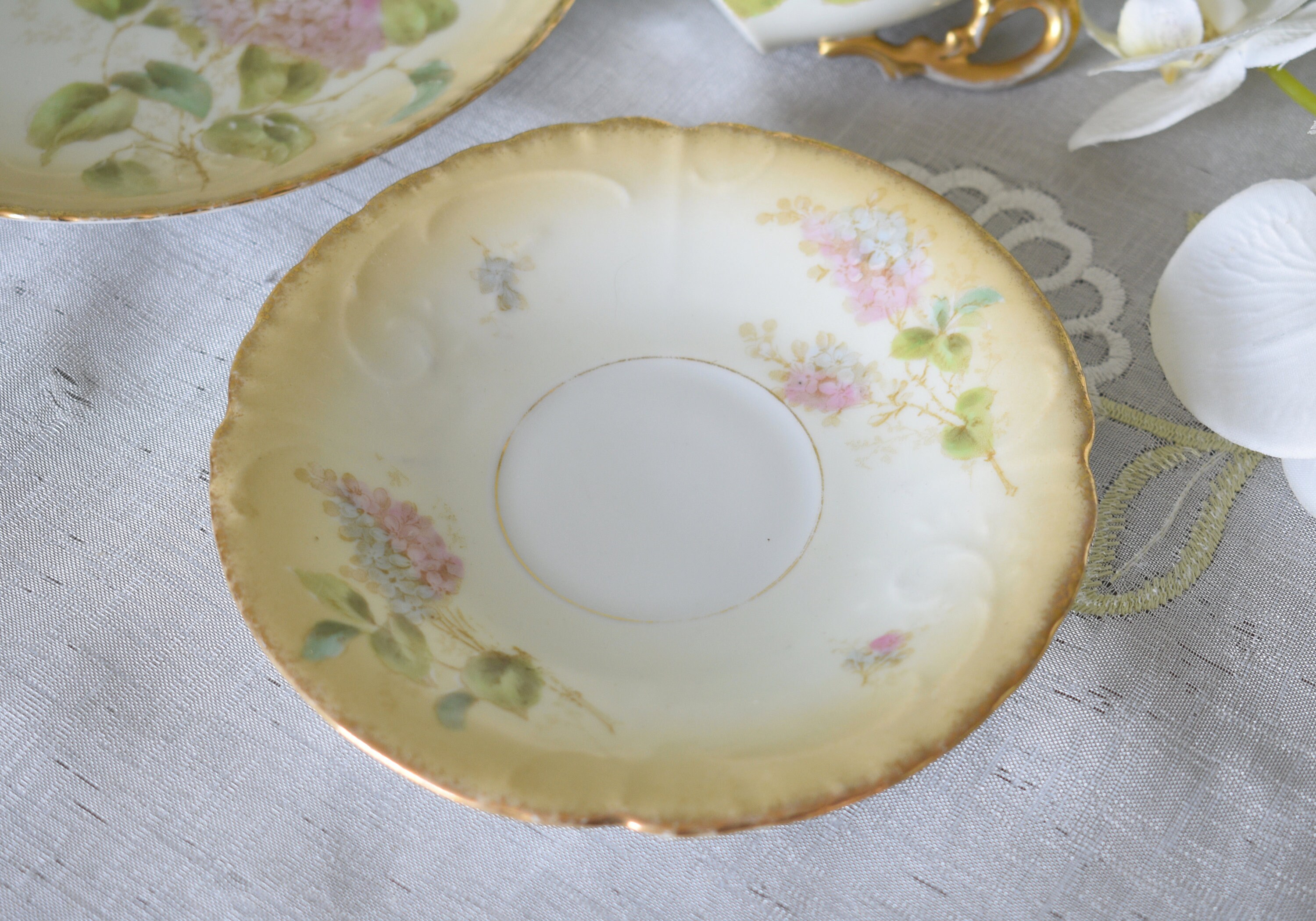 リモージュ ? アンティーク磁器 アジサイの花柄 コード 41056