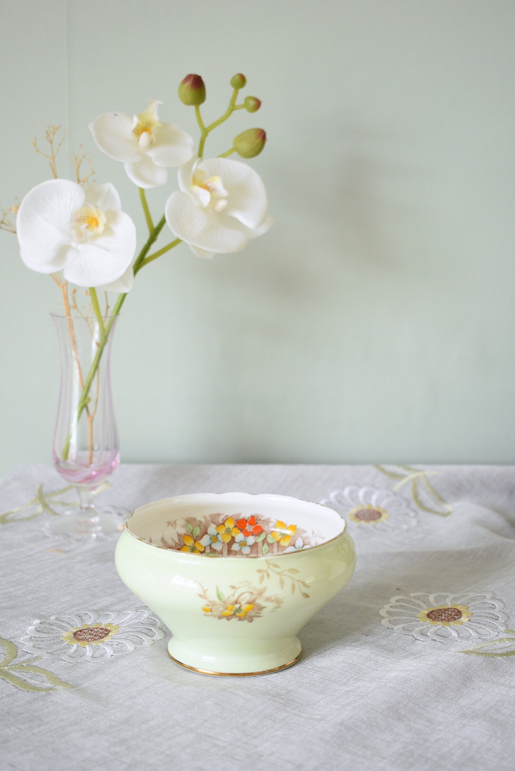 推定1960年代 ・ヴィンテージ　デイジー　花柄ボウル・ナチュラル 推定1960年代 ・ヴィンテージ デイジー 花柄ボウル・ナチュラル