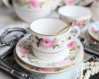 Vintage Royal Worcester Royal Garden Set for 2 People , 2 Trio