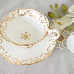 Elegant Coalport Adelaide shape code 2/881 late 19 Cup and Saucer set , Gold gilded , Bone China , Made in England #2210011