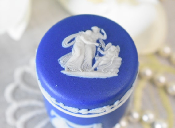 Wedgwood Jasperware Sleeping Cupid Blue Cobalt Ro… - image 6