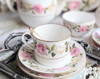 Vintage Royal Worcester Royal Garden Set for 2 People , 2 Trio