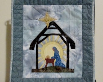 Radiant Beams Nativity small wall hanging quilt pattern