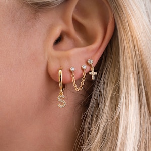 Double piercing earring, double earring, double earring with chain, double stud earrings, stud earrings with chain