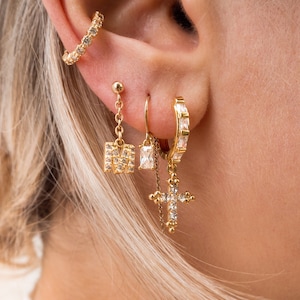 Stud earrings with letter, letter studs, initial earrings, letter earrings, dainty studs,