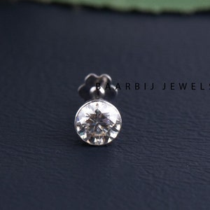 Einzelner unsichtbarer Satz 14K Goldrunder Moissanit-Bolzen | Minimalistisches Ohrstecker für Frauen | Piercing für Mädchen | Labret Ohrstecker