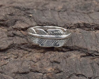 Feather 925 Sterling Silver Ring: Engraved Plume Design Quill Ring