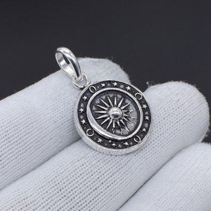 Sonne Mond Stern Silber Anhänger: Himmlische Halskette aus Messing