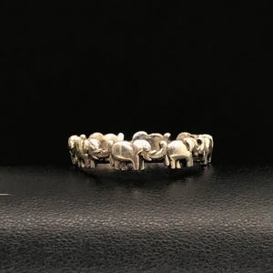 Anillo de plata de ley 925 con diseño de familia de elefantes: Anillo para amantes de los animales.