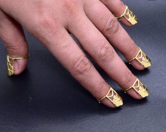 Gold Plated Flower Nail Rings: Wudu Friendly Reusable Nail Jewelry