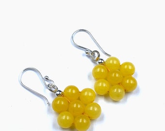 Un Paio Di Graziose Perline Di Giada Tibetana E Verde Argento