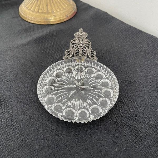 Vintage, coupelle en verre taillé, forme étoile, poignée en métal argenté, couronne, France