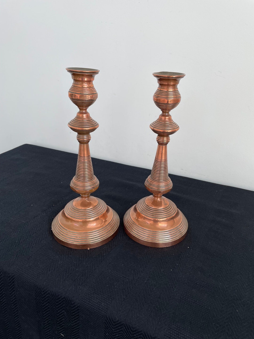 Paire D'anciens Bougeoirs En Cuivre Et Laiton – Vintage – Occasion