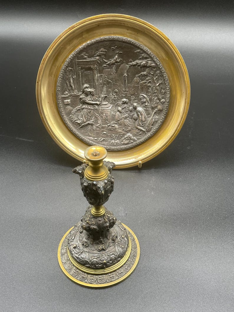 19th century gilt and patinated bronze cup, Napoleon 3, Neoclassical / Renaissance decorative tazza, Antique table centerpiece, French work image 6