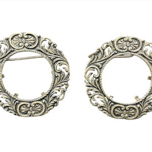 Pair of antique photo frames, silver-plated metal, decorated with medallions, rocaille, acanthus, Louis XV style, photographs, Paris, France