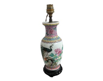 Chinese vase mounted as a lamp, porcelain, decorated with a peacock, flowers, pink peony, colored friezes, openwork blackened metal base, chinoiserie, China
