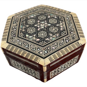 Vintage, wooden box, Syrian, Orient, numerous mother-of-pearl inlays, precious wood, wood species, triangle, flowers, chic, art, Syria