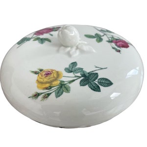 Vintage, bonbonnière, boîte, pot couvert, GIEN, porcelaine blanche, fleurs, roses rouges, jaunes, décor floral, décoration française, France