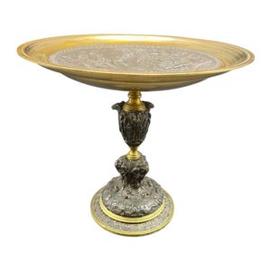 19th century gilt and patinated bronze cup, Napoleon 3, Neoclassical / Renaissance decorative tazza, Antique table centerpiece, French work image 1